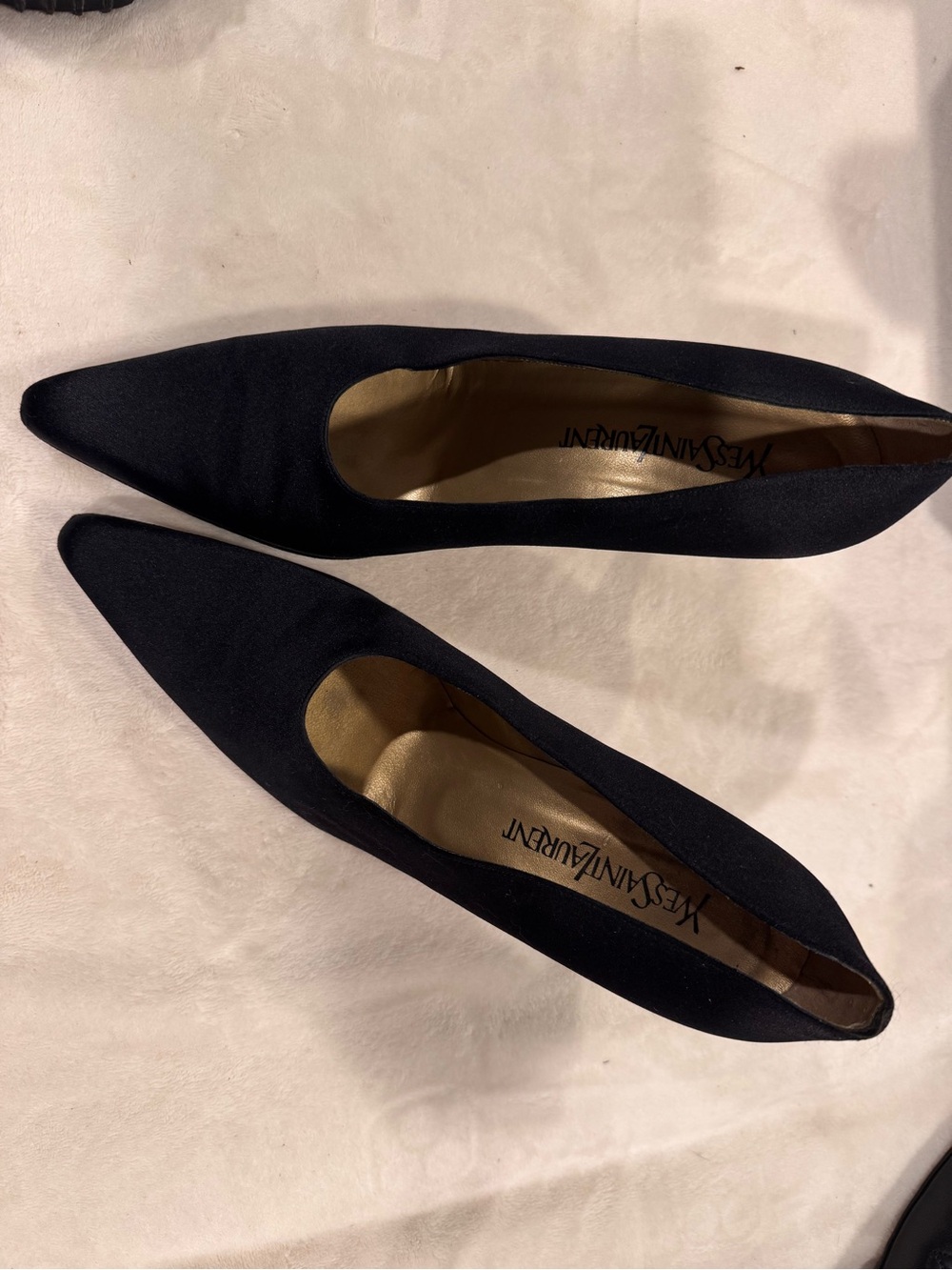 Yves Saint Laurent Black silk Pointed Toe pumps